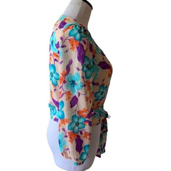 NWOT H.I.P floral wrap 3/4 sleeve blouse.  Size S. - Picture 4 of 8